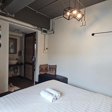 מלון צ'יאנג מאי 33 Poshtel (Adults Only) מראה חיצוני תמונה