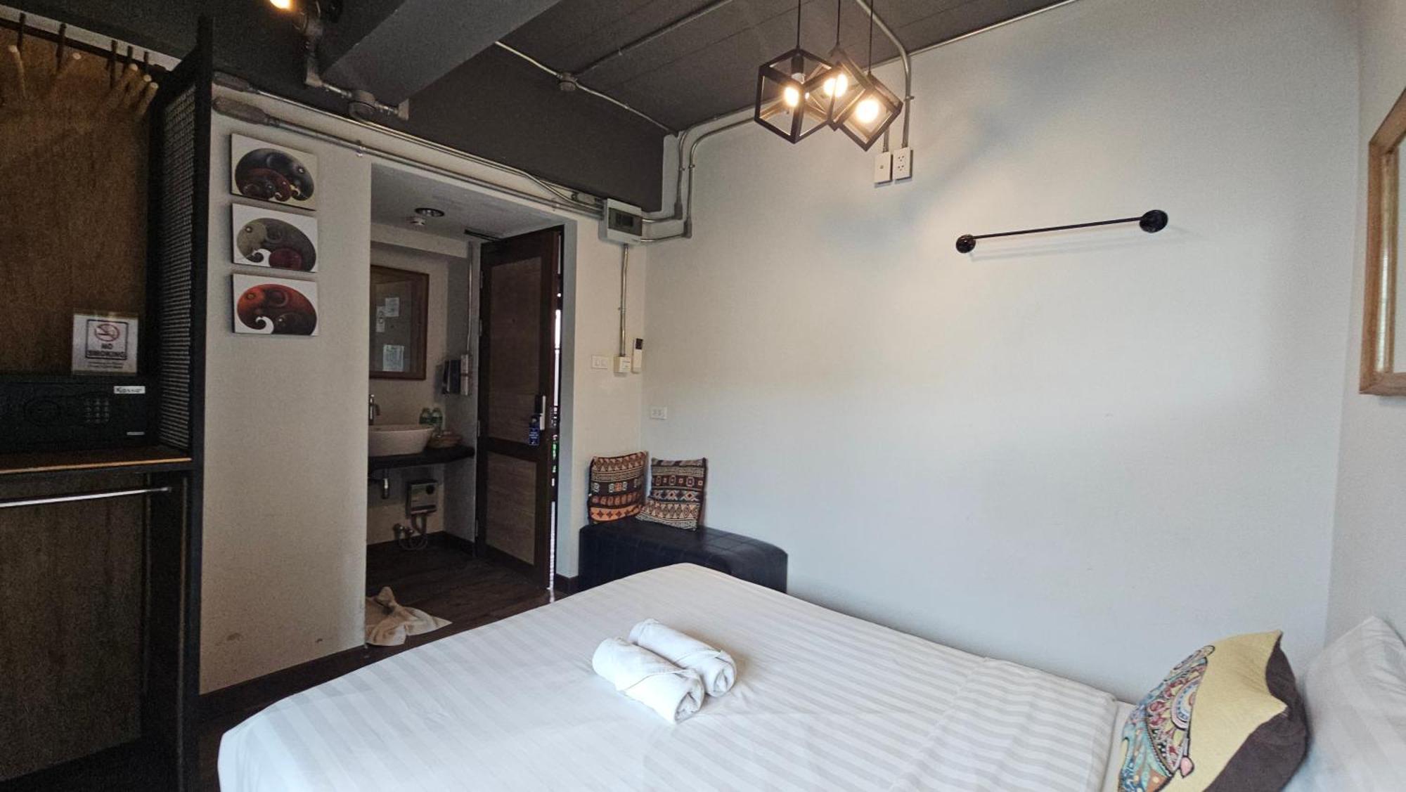 מלון צ'יאנג מאי 33 Poshtel (Adults Only) מראה חיצוני תמונה